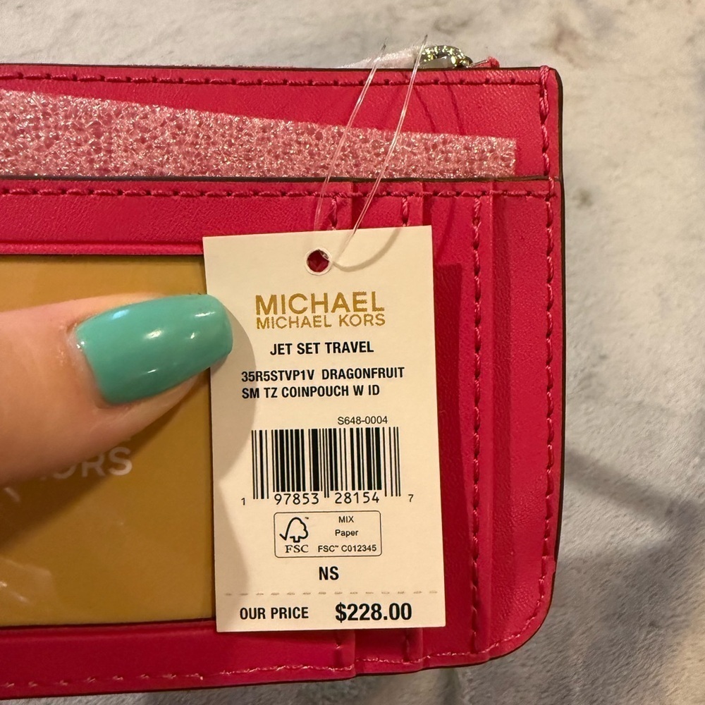 Michael Kors Pink (dragonfruit) Quilted wallet/cardholder coinpouch - Picture 4 of 6
